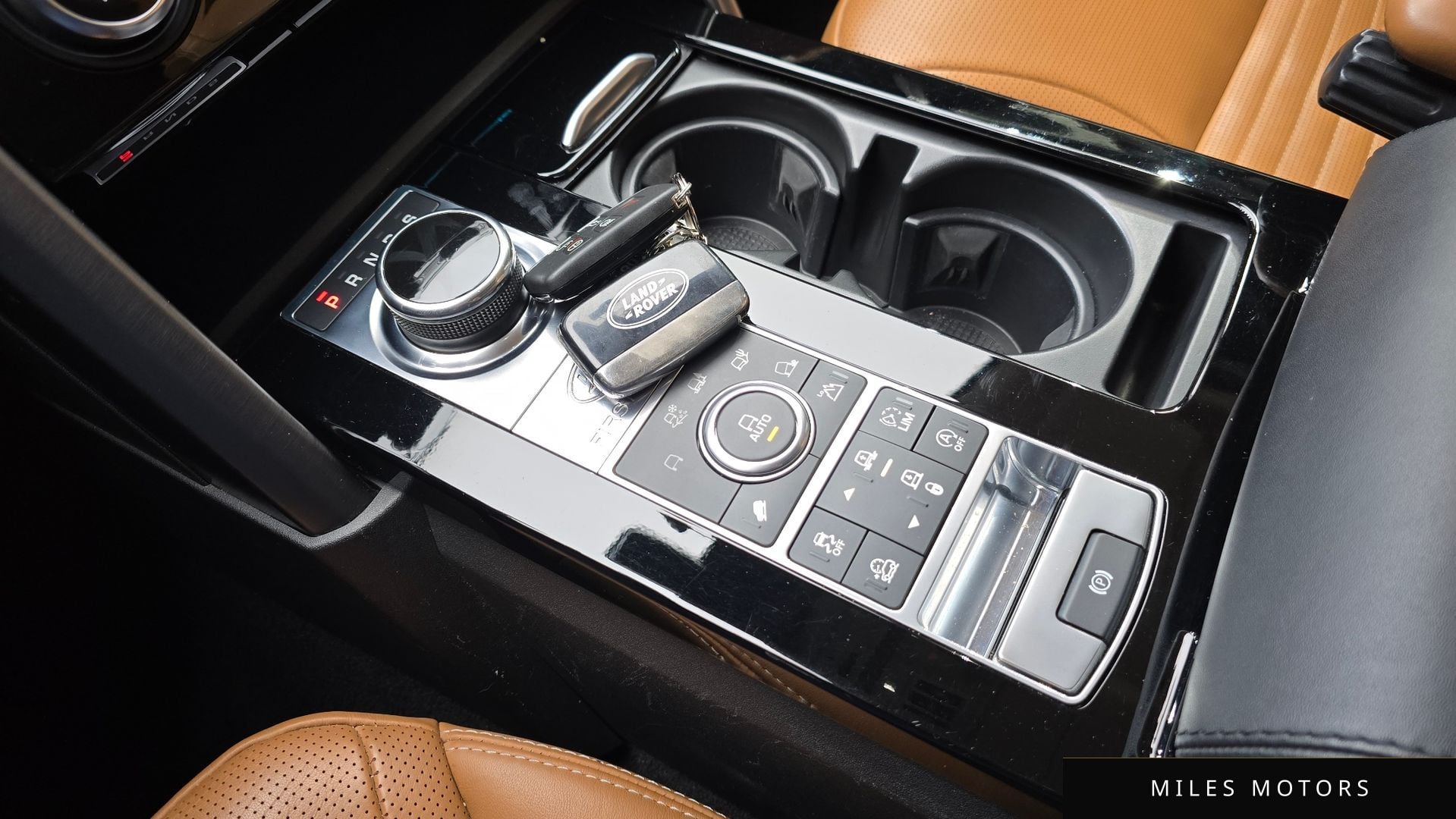 Land Rover Discovery 2017 — миниатюра 9