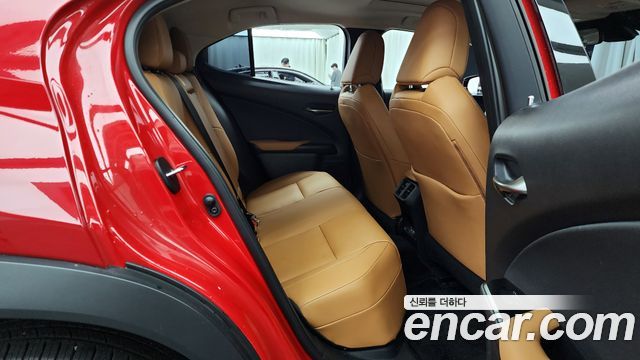 Лексус UX300e 2022 — миниатюра 12
