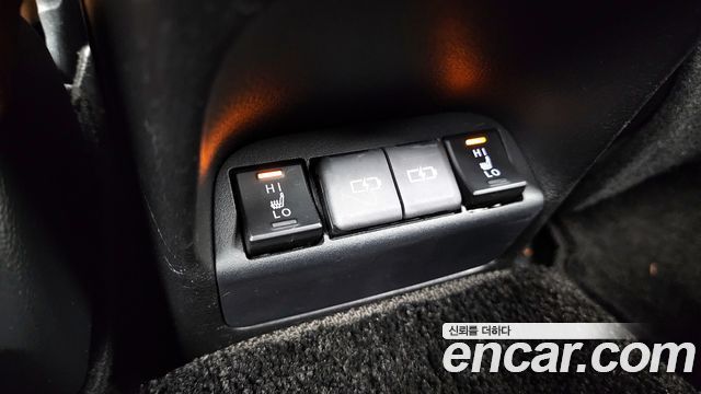 Лексус UX300e 2022 — миниатюра 19