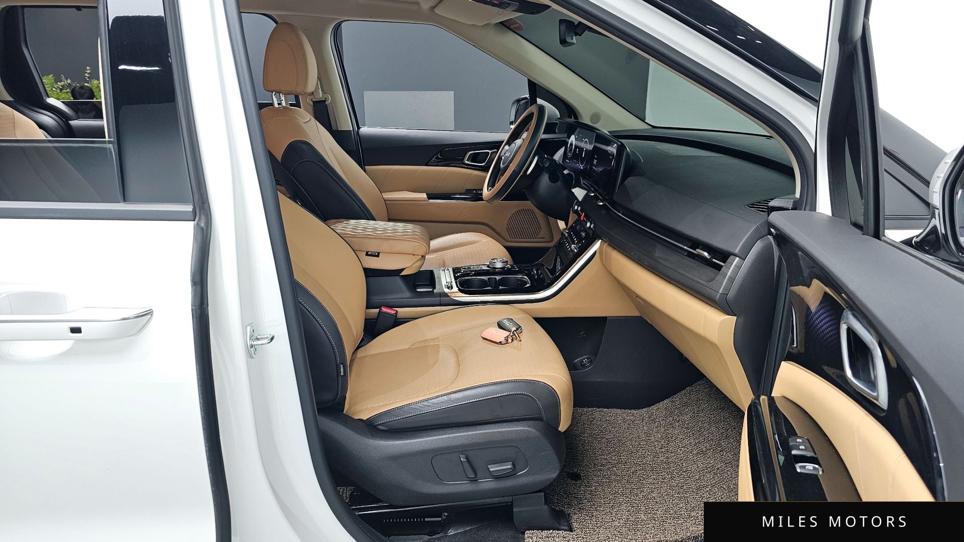 Kia Carnival 2023 — миниатюра 11
