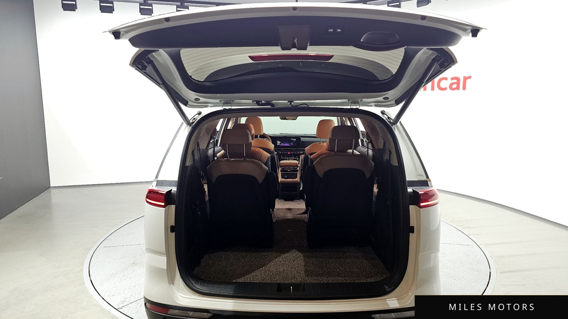 Kia Carnival 2023 — миниатюра 20
