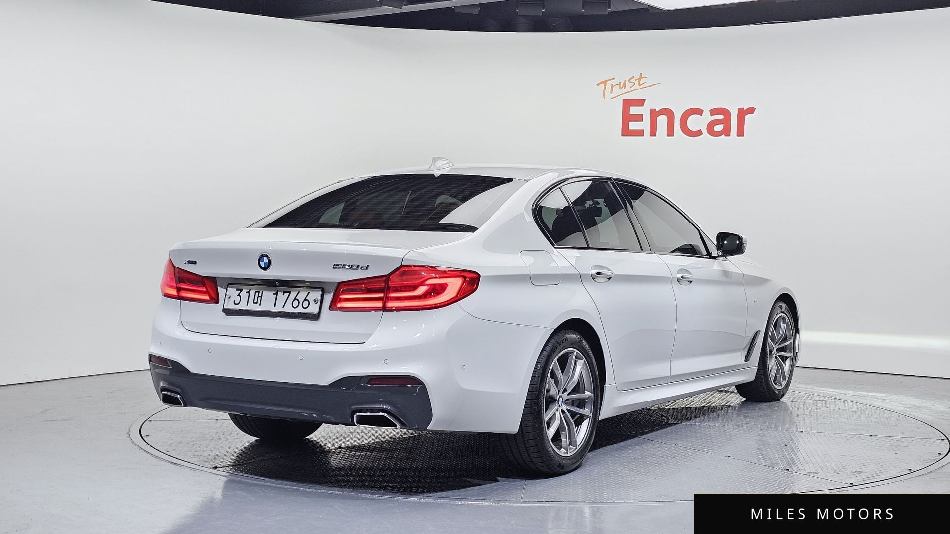BMW 5시리즈 (G30) 2017 — миниатюра 2