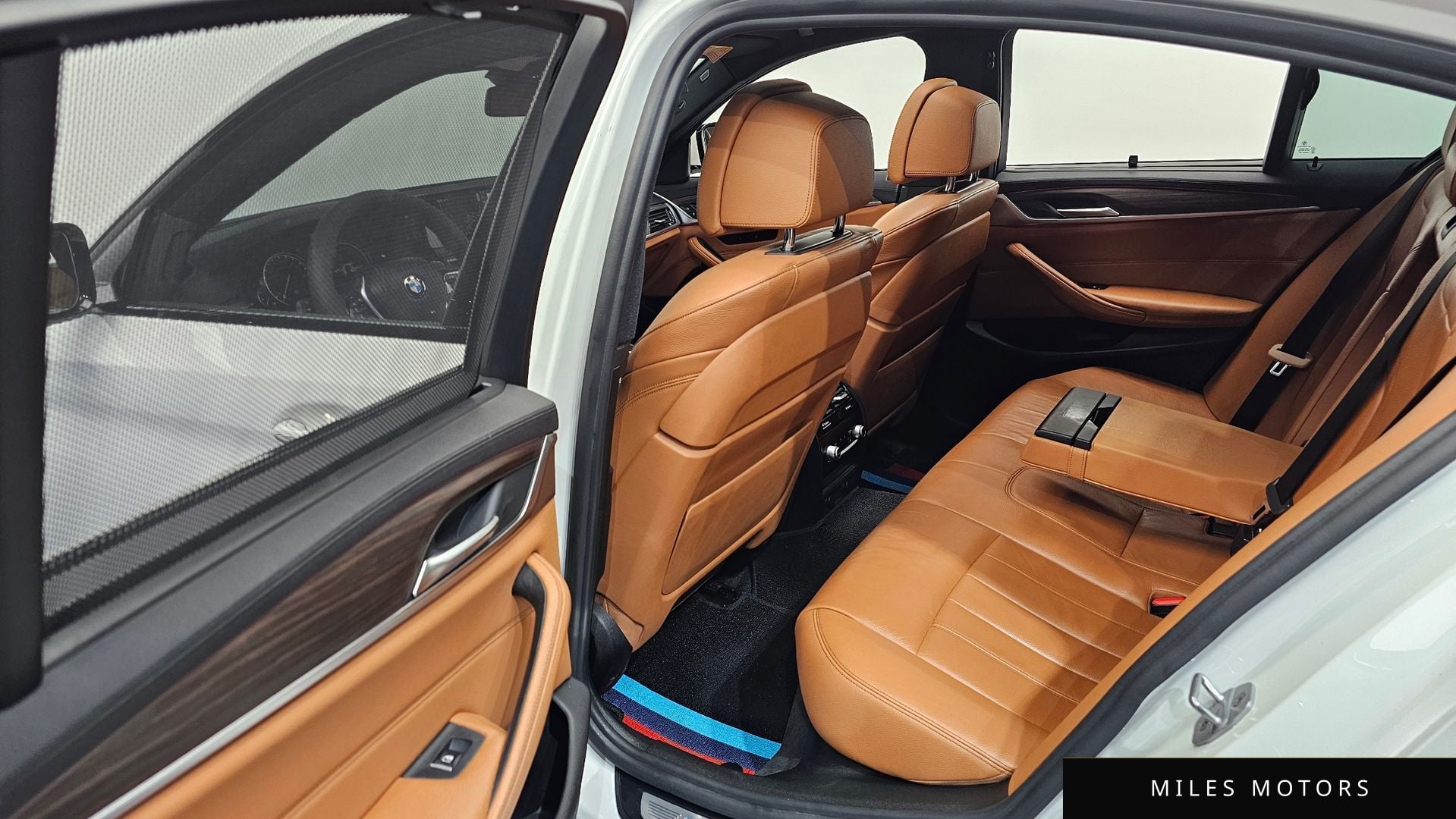 BMW 5시리즈 (G30) 2017 — миниатюра 11