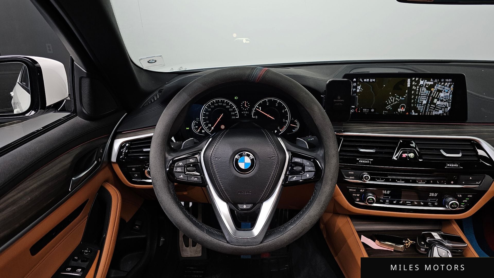 BMW 5시리즈 (G30) 2017 — миниатюра 15