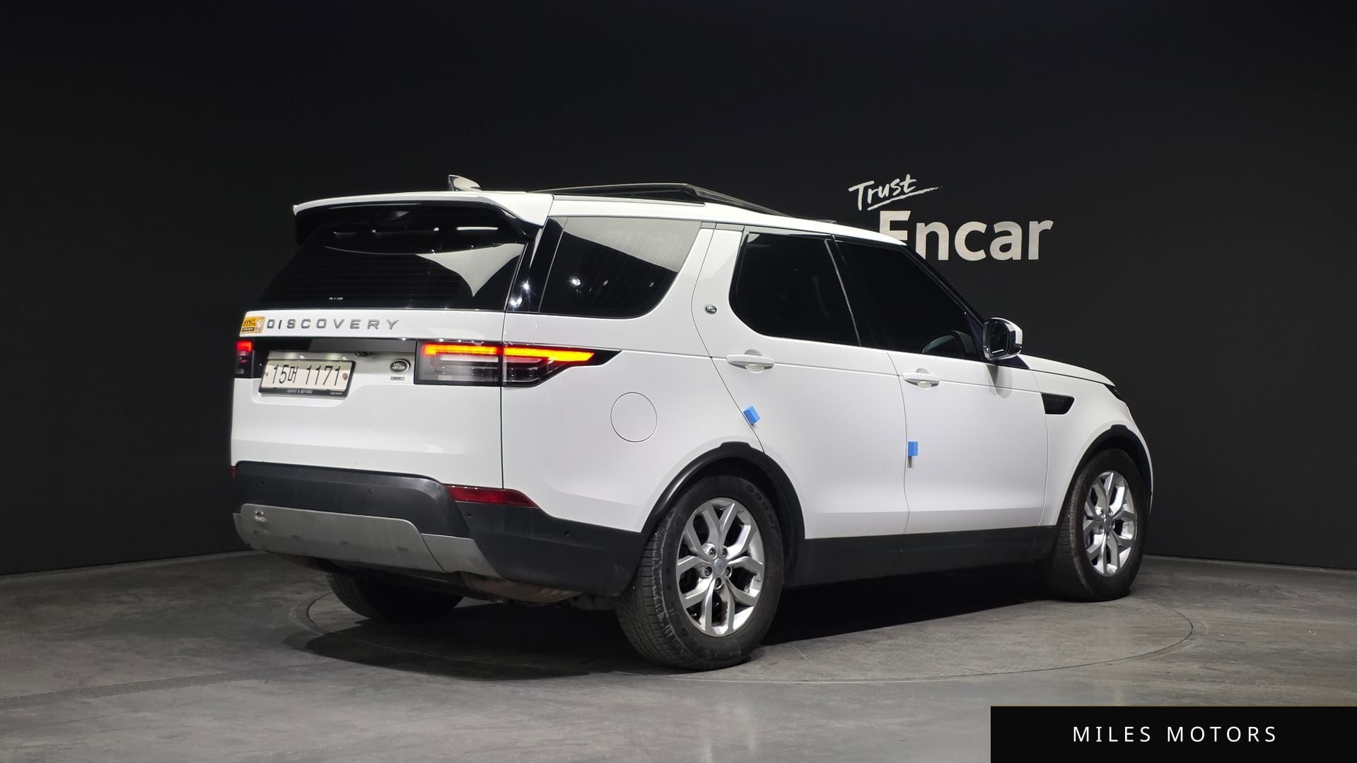 Land Rover Discovery 2019 — миниатюра 2