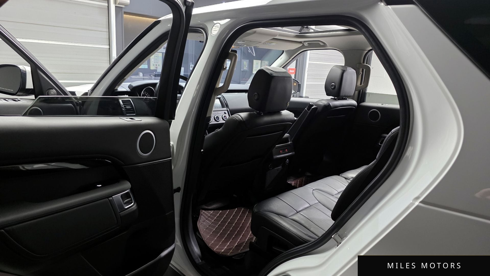 Land Rover Discovery 2019 — миниатюра 11