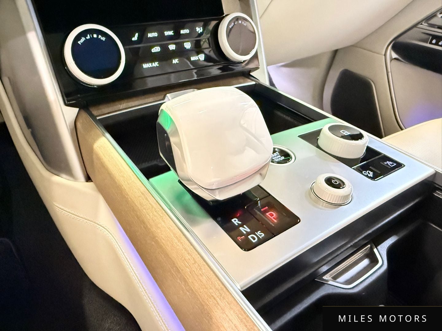 Land Rover Range Rover 2023 — миниатюра 9