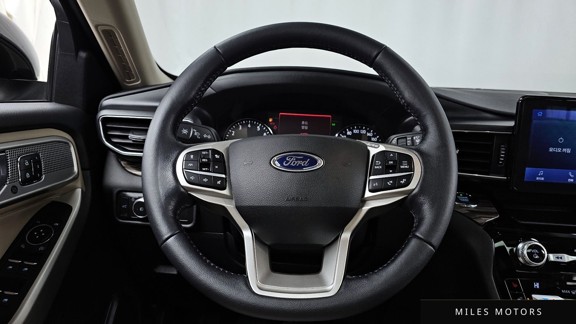 Ford 익스플로러 2021 — миниатюра 13
