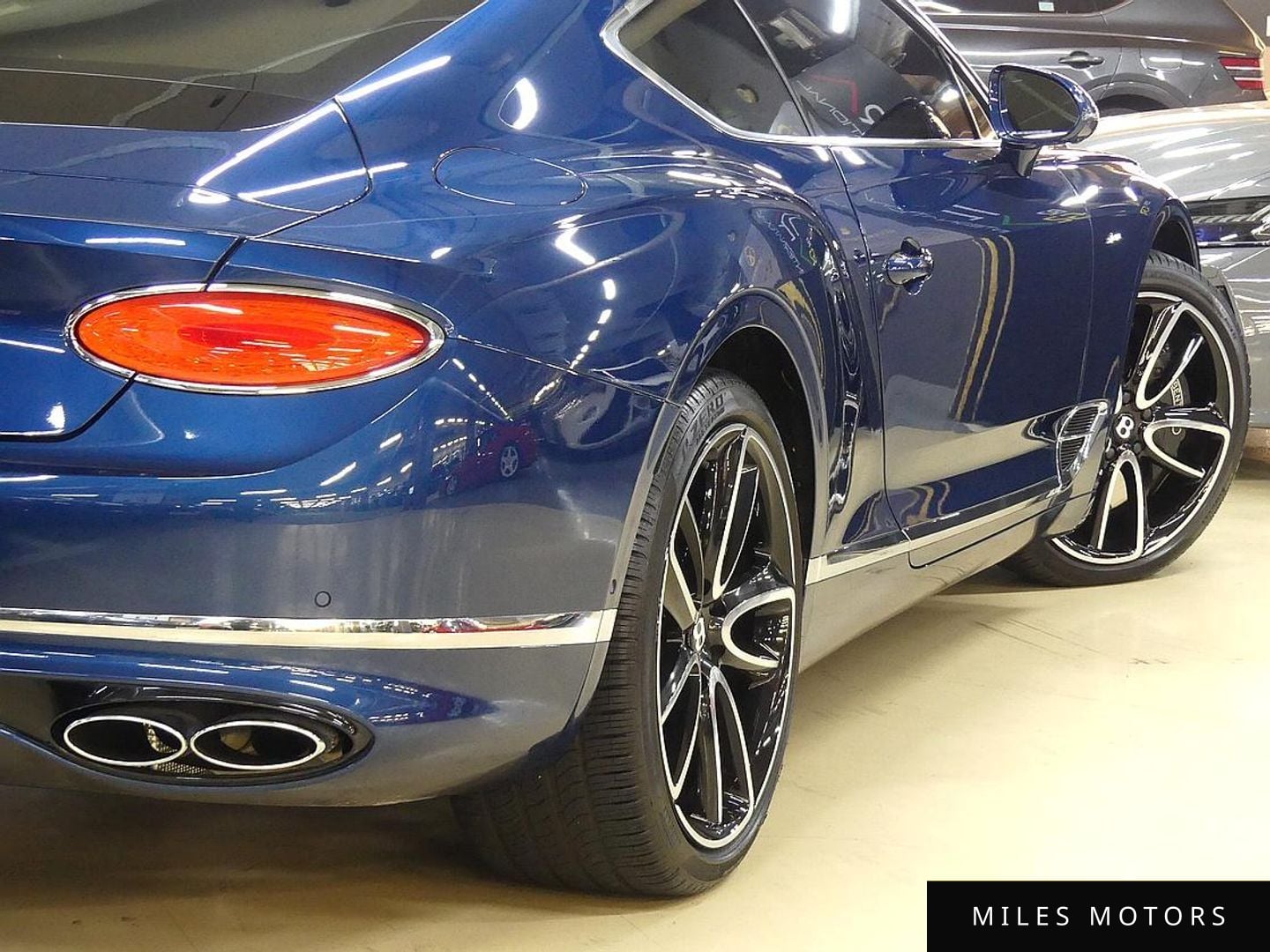 Bentley Continental GT 2023 — миниатюра 4
