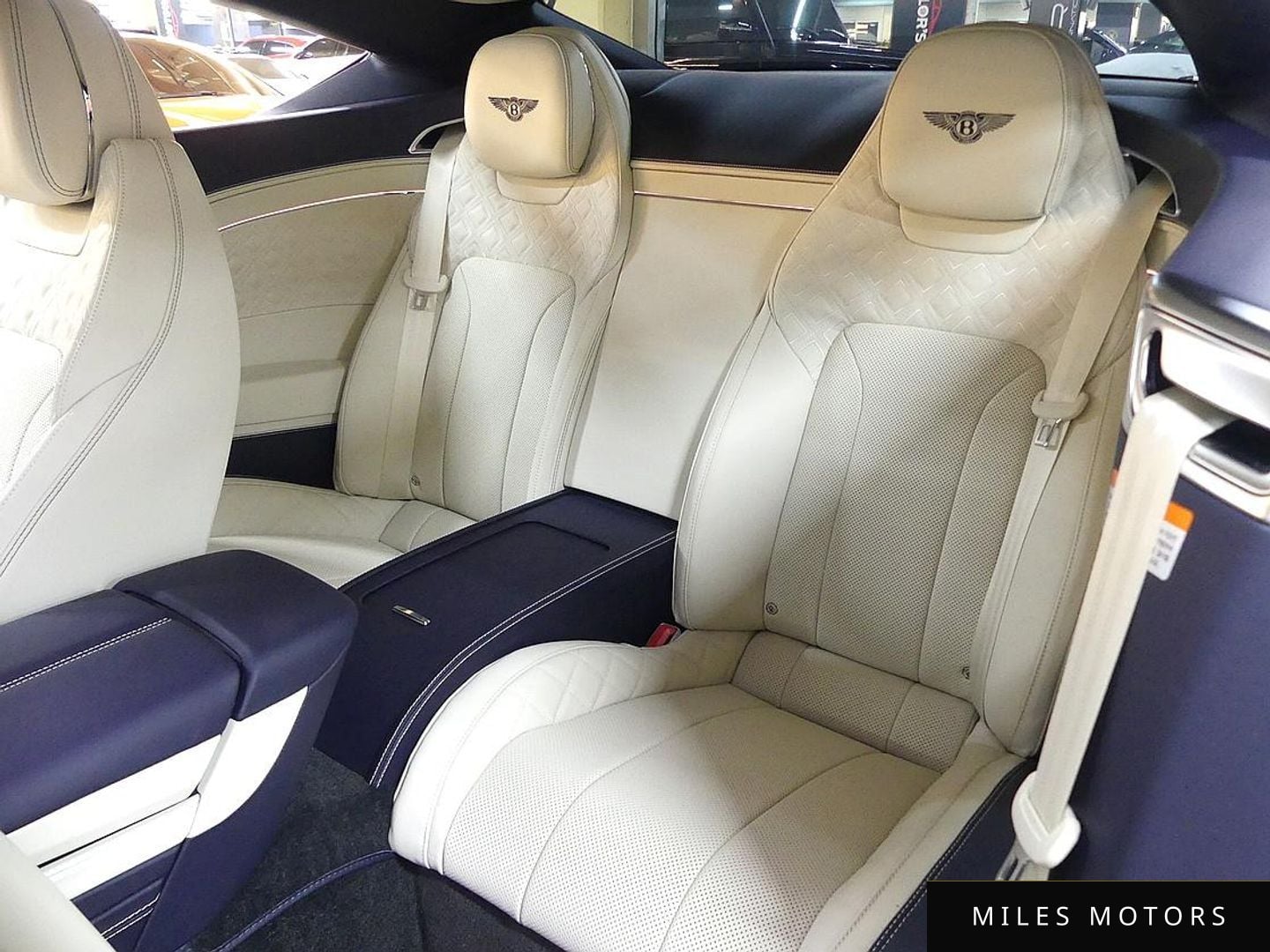 Bentley Continental GT 2023 — миниатюра 11