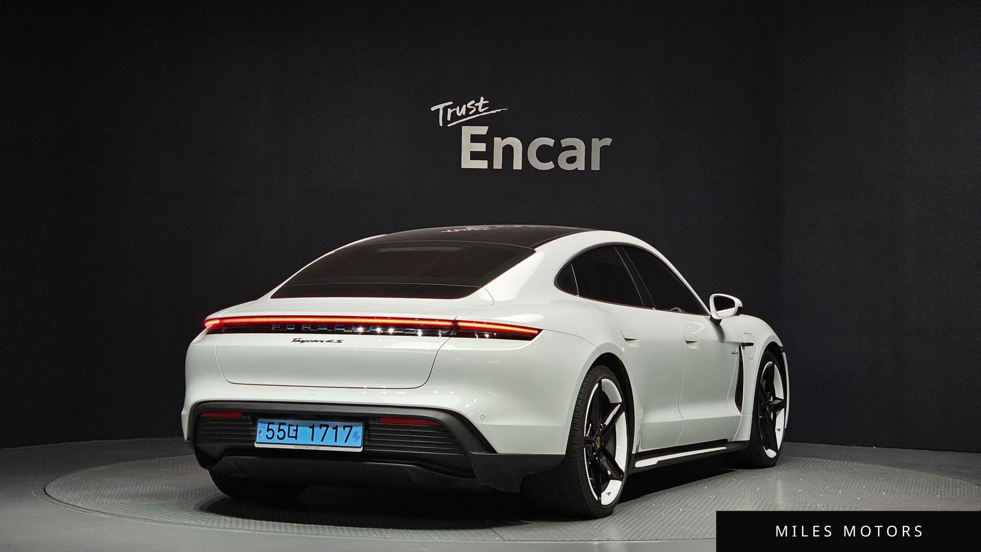 Porsche Taycan 2022 — миниатюра 2