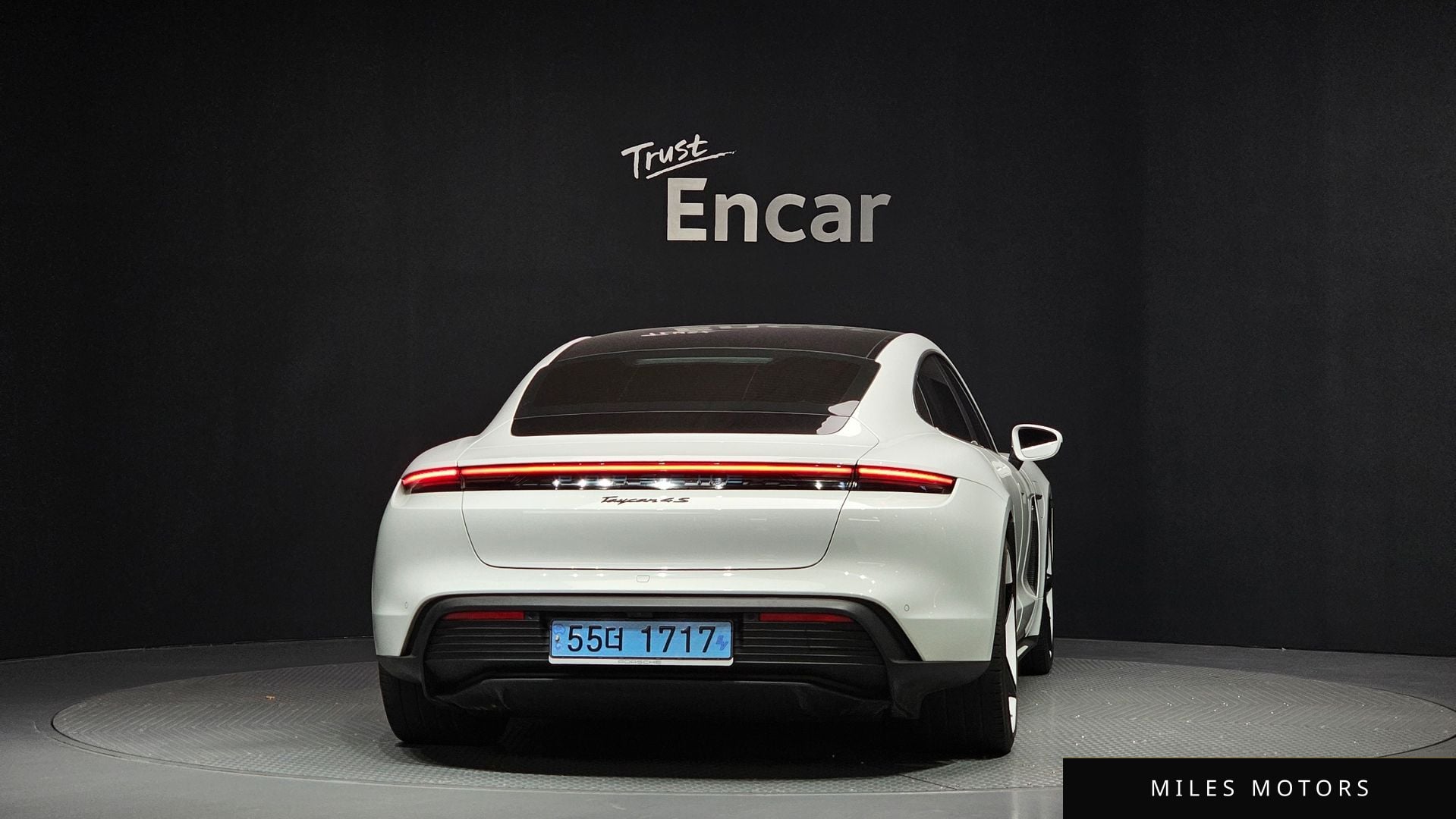 Porsche Taycan 2022 — миниатюра 4