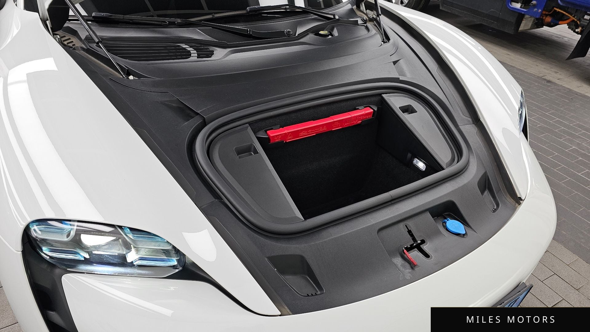 Porsche Taycan 2022 — миниатюра 6