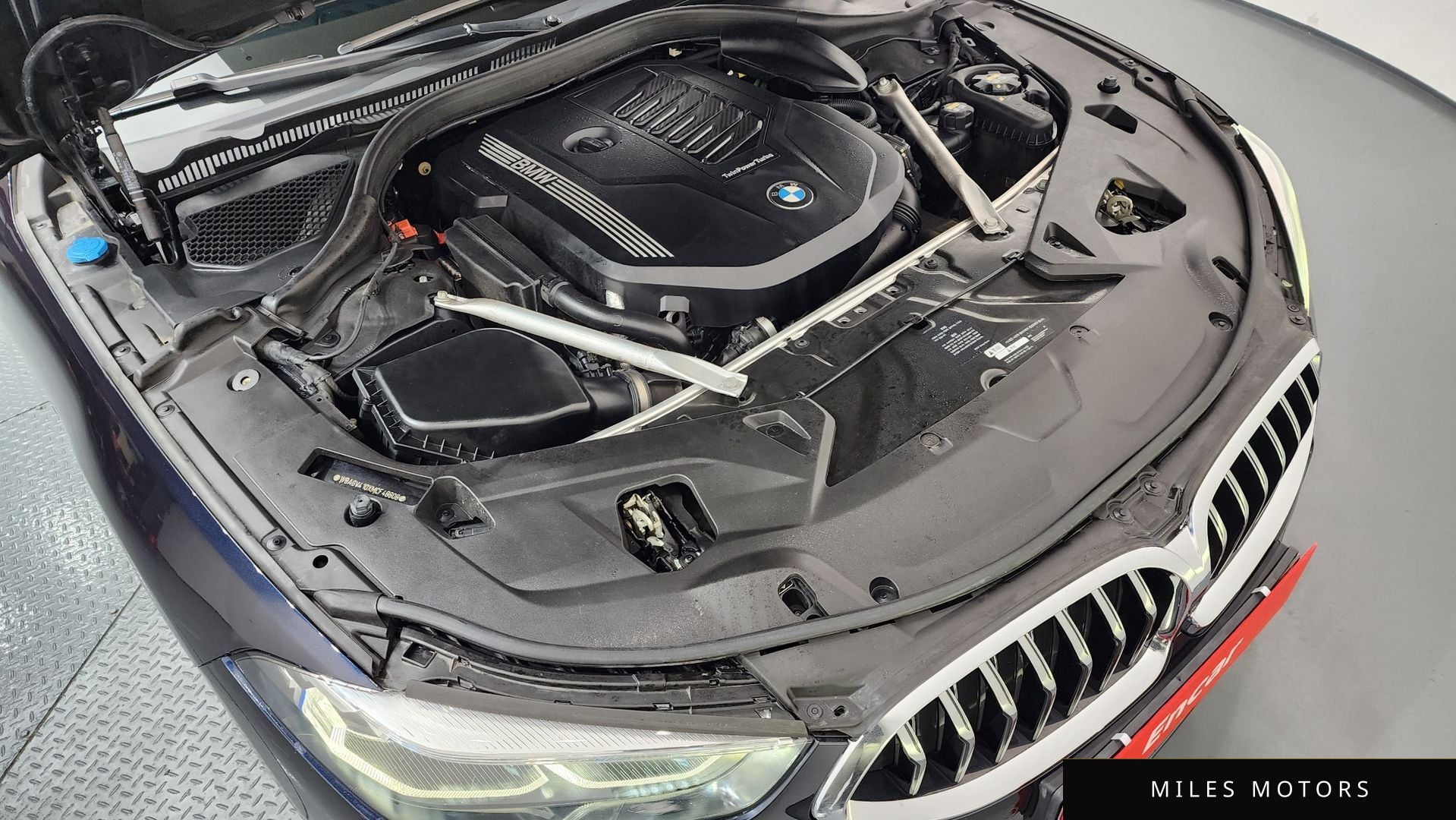 BMW 8 Series (G15) 2021 — миниатюра 6