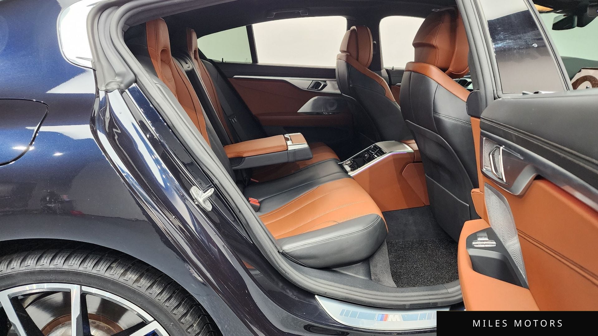 BMW 8 Series (G15) 2021 — миниатюра 12