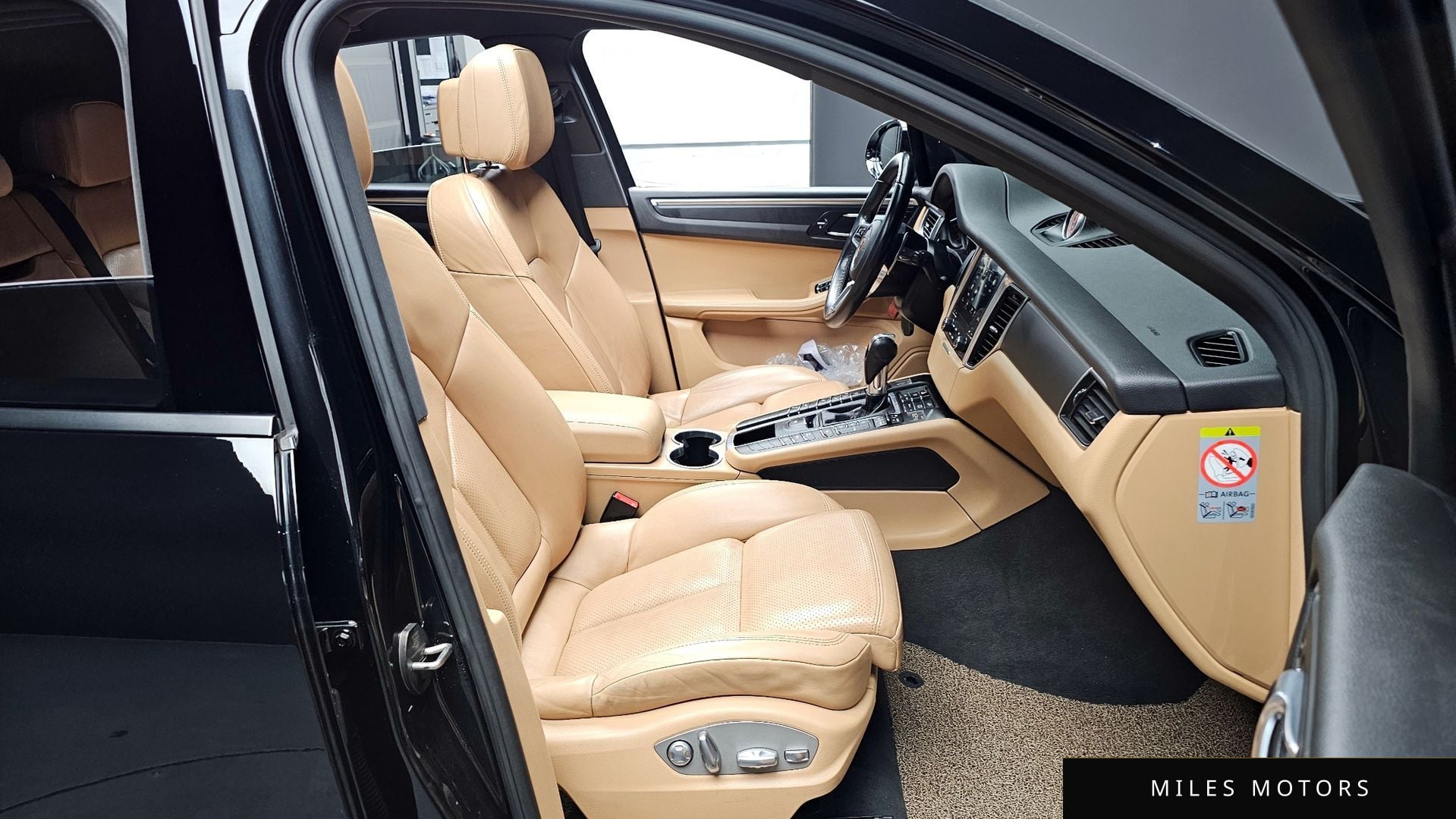 Porsche Macan 2017 — миниатюра 10