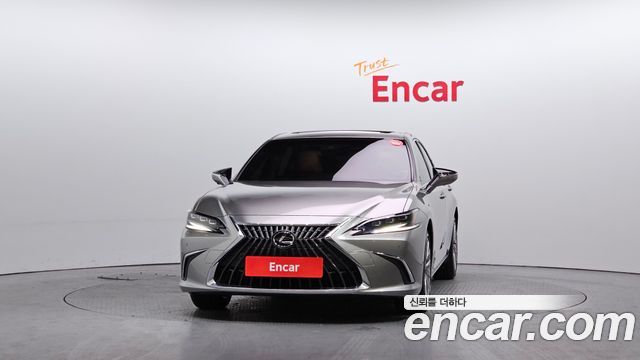 Лексус ES300h 2025 — миниатюра 3