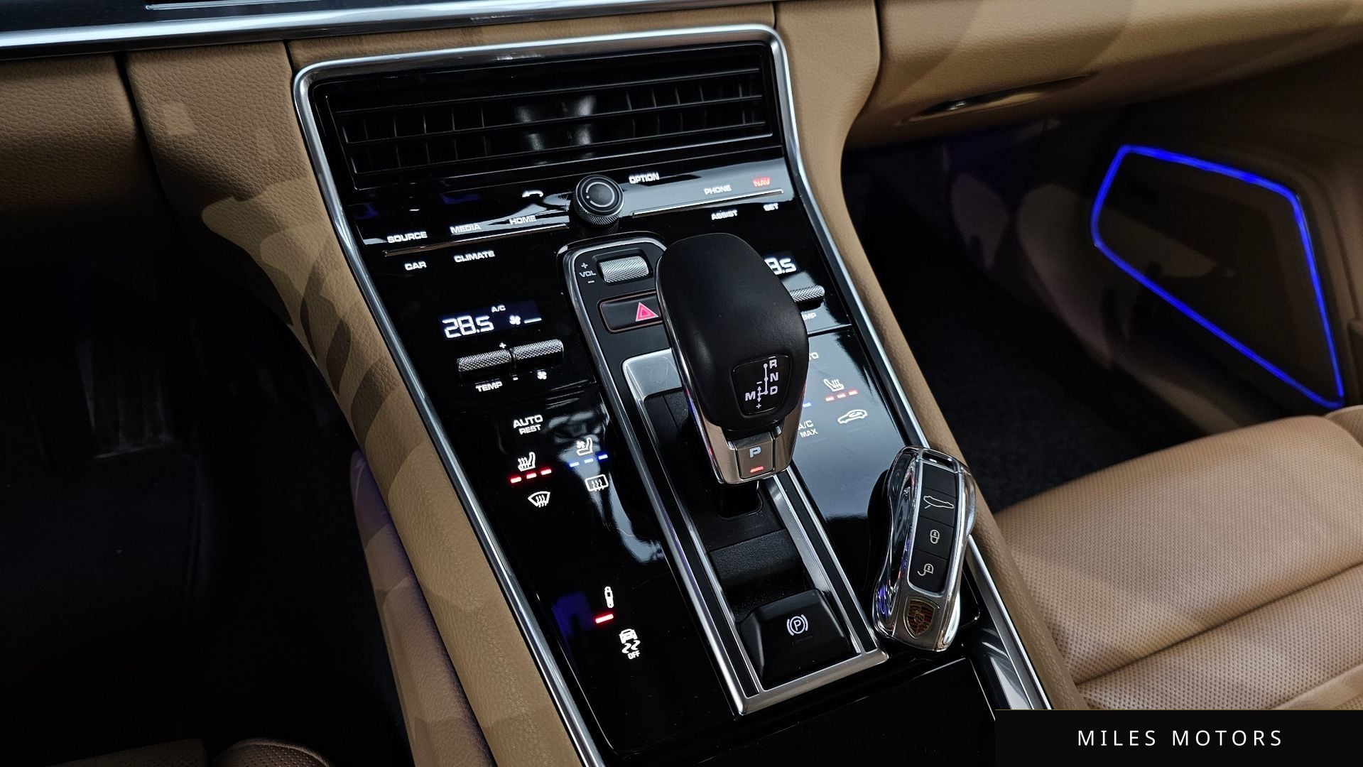 Porsche Panamera 2018 — миниатюра 8