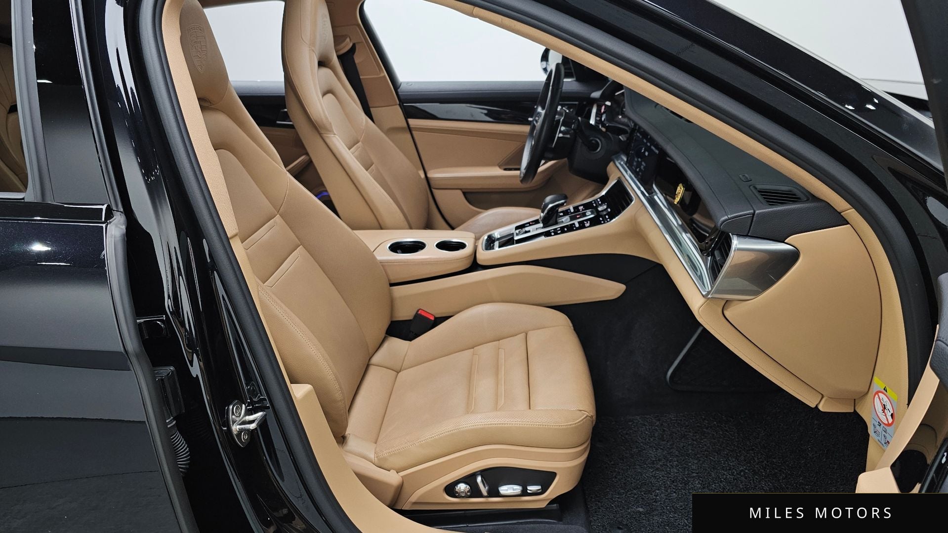 Porsche Panamera 2018 — миниатюра 11