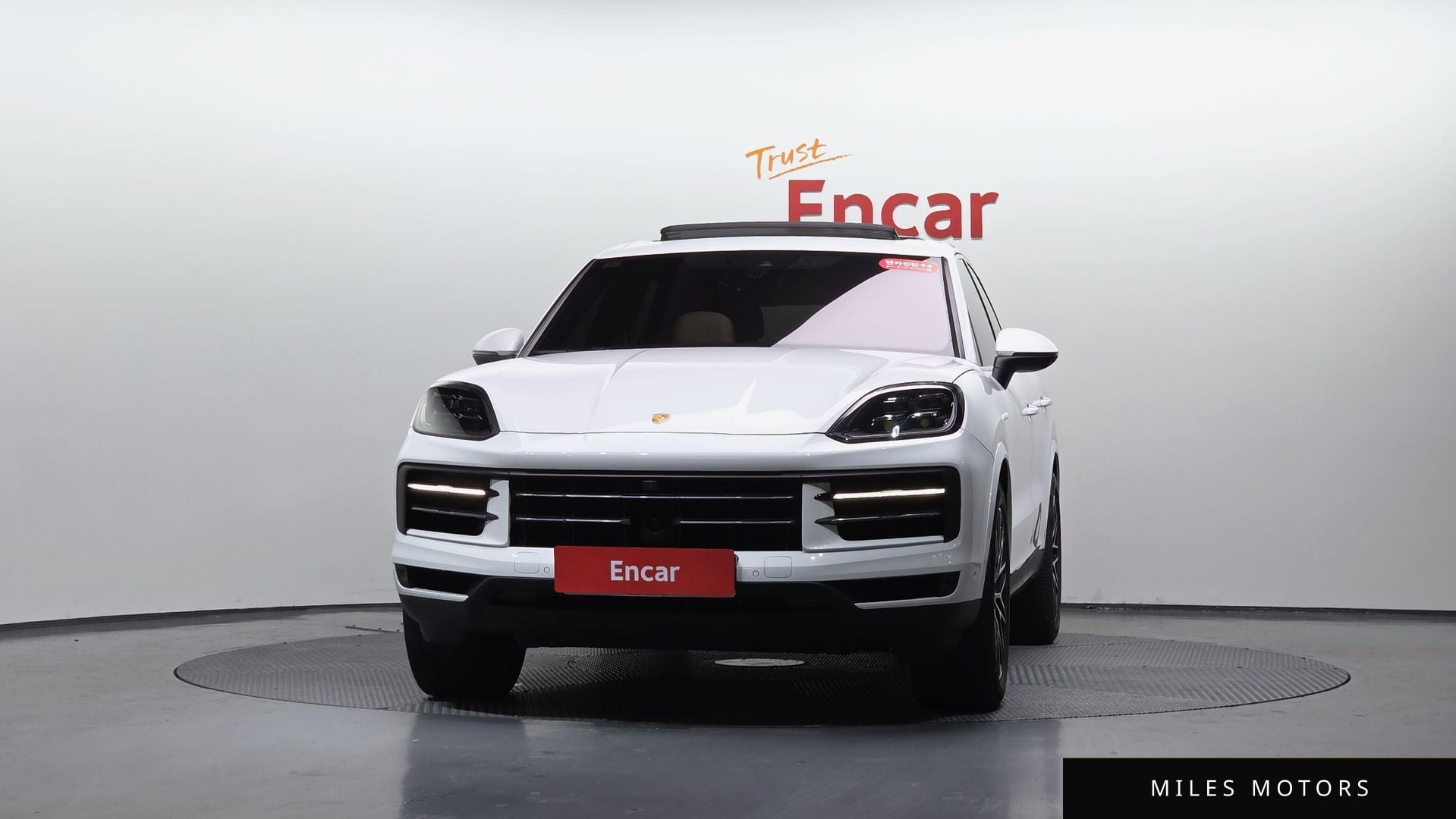 Porsche Cayenne 2024 — миниатюра 2