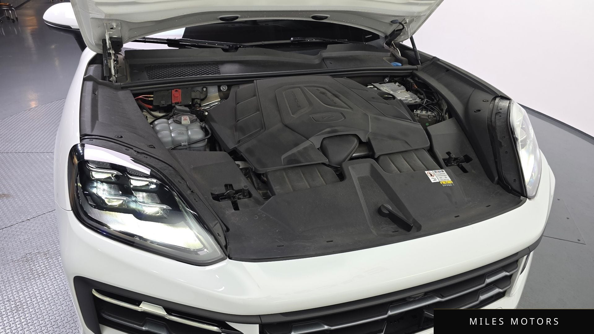 Porsche Cayenne 2024 — миниатюра 5
