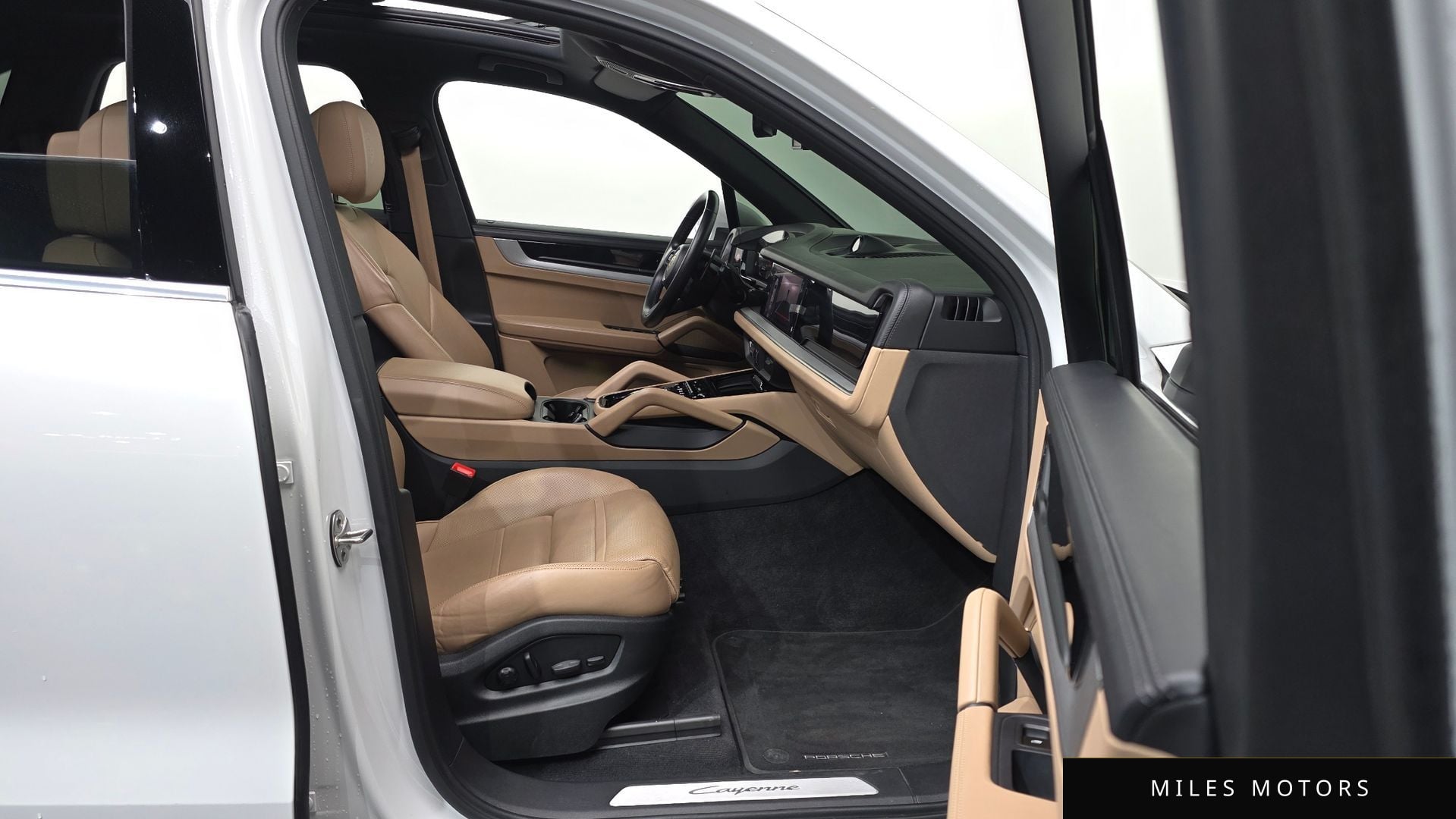 Porsche Cayenne 2024 — миниатюра 11