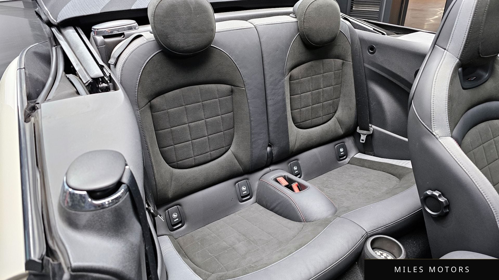 MINI Cooper Convertible 2023 — миниатюра 12