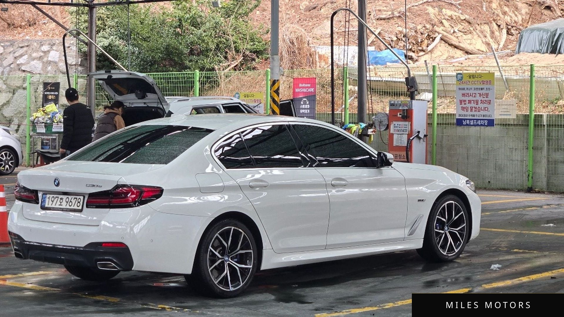 BMW 5 Series (G30) 2022 — миниатюра 4