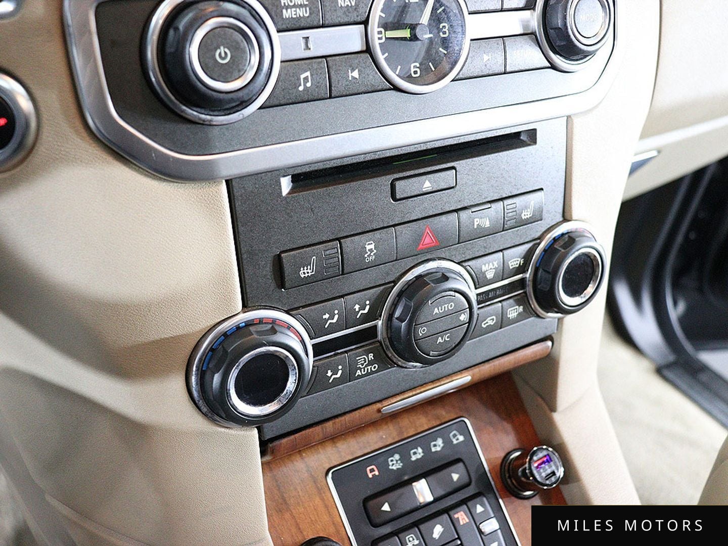 Land Rover Discovery 2015 — миниатюра 10