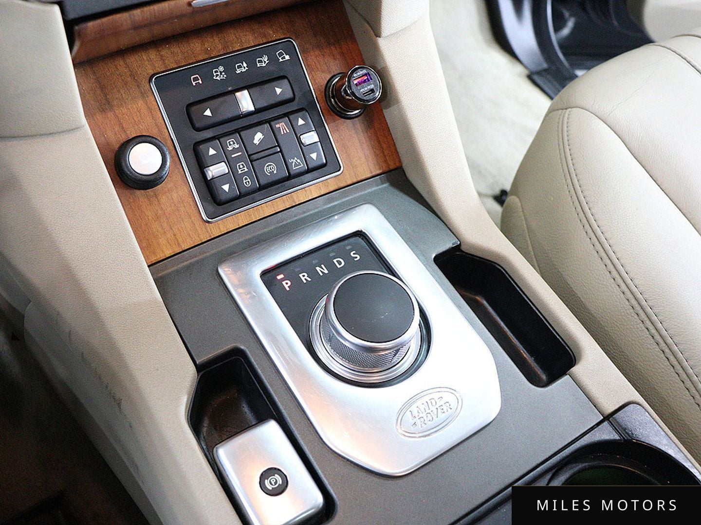 Land Rover Discovery 2015 — миниатюра 11