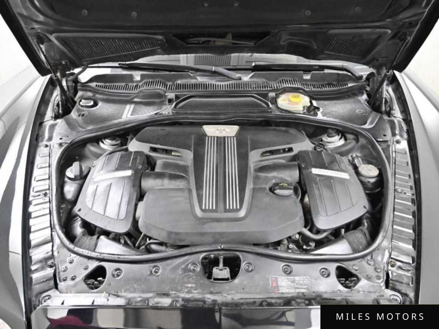 Bentley Flying Spur 2015 — миниатюра 6