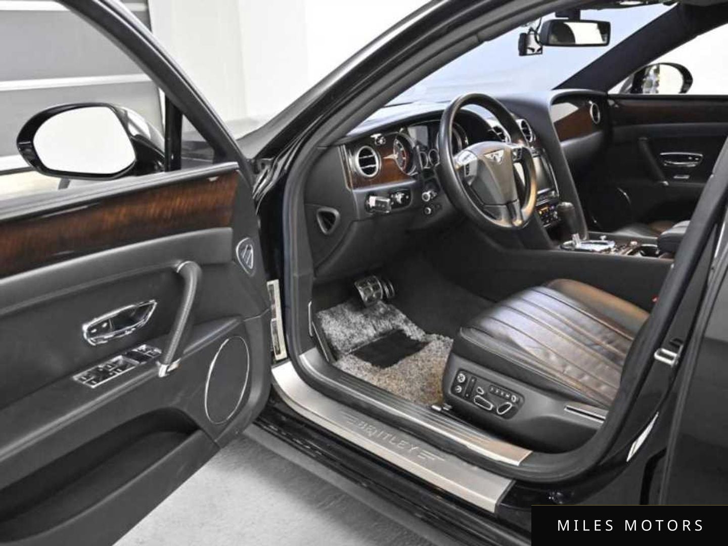 Bentley Flying Spur 2015 — миниатюра 10