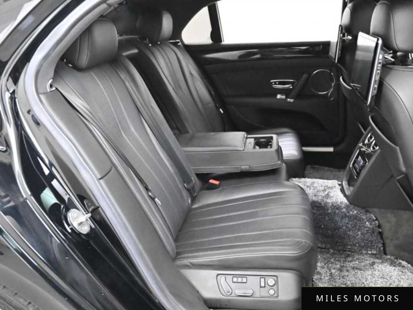 Bentley Flying Spur 2015 — миниатюра 12