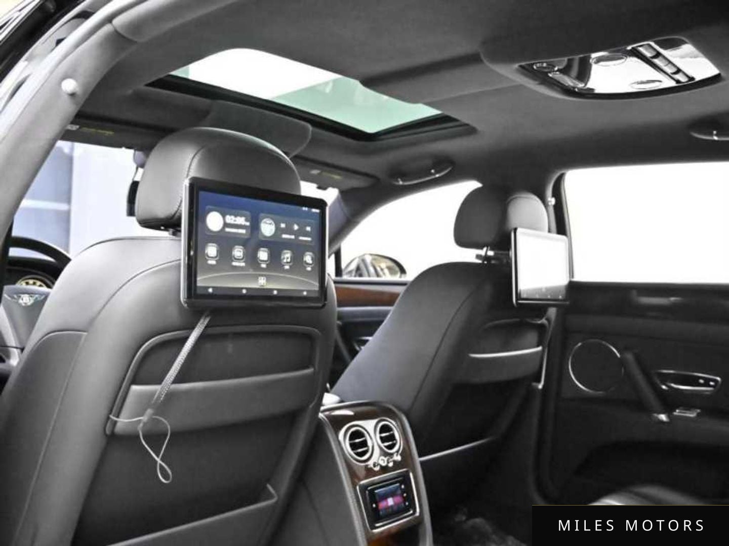 Bentley Flying Spur 2015 — миниатюра 16