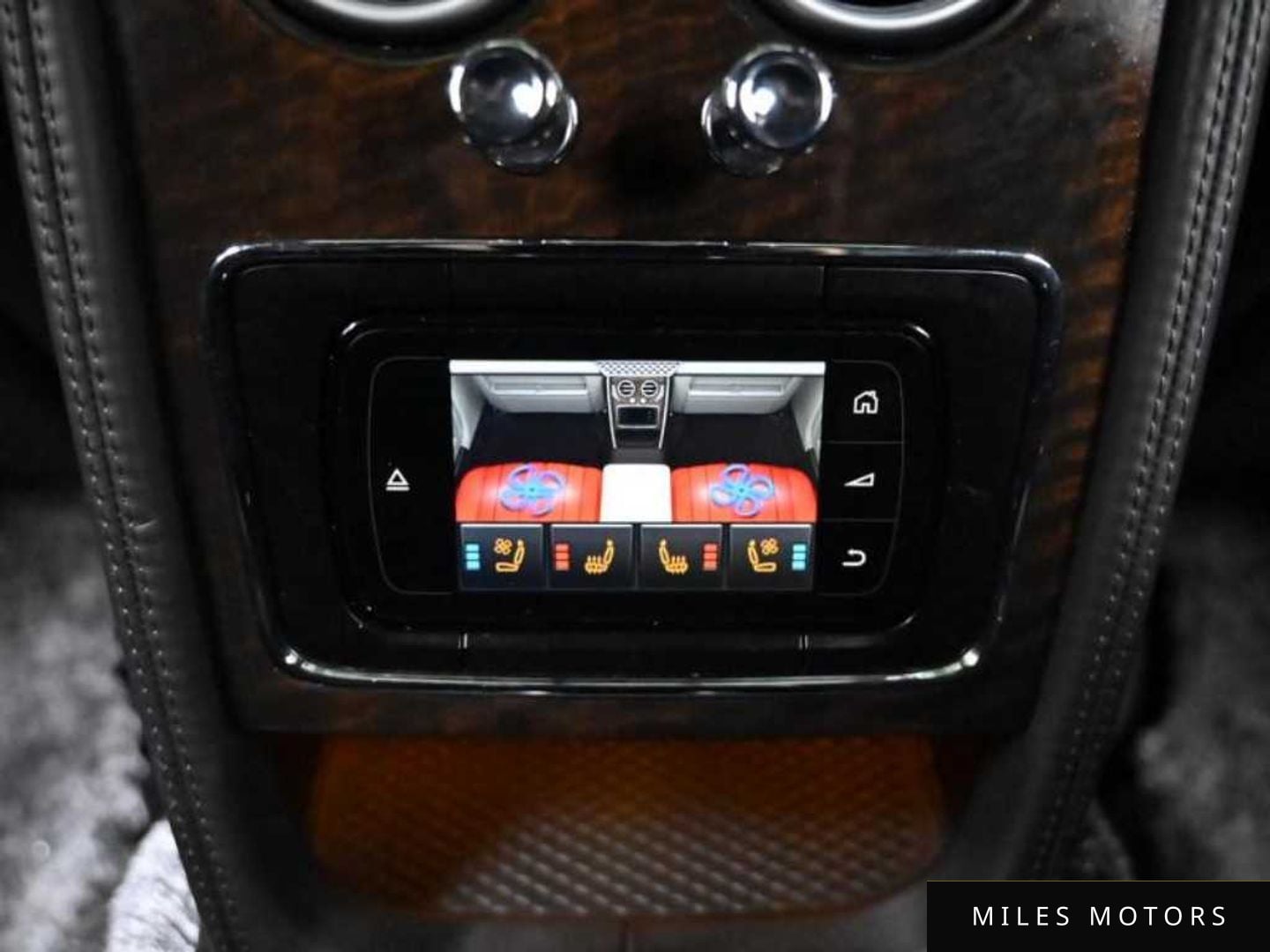 Bentley Flying Spur 2015 — миниатюра 18