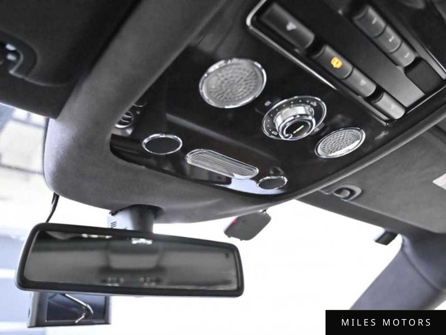 Bentley Flying Spur 2015 — миниатюра 19