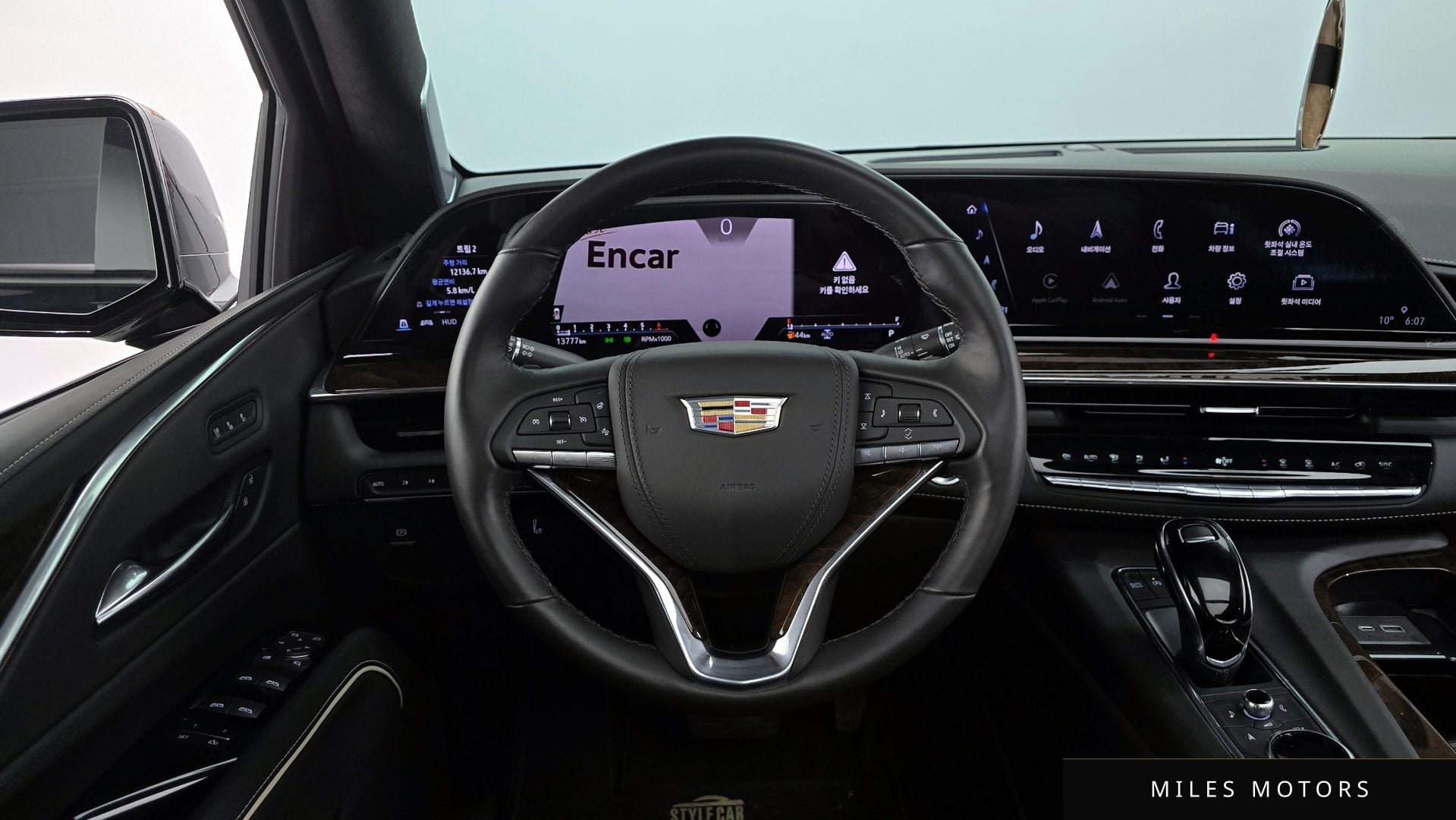 Cadillac 에스컬레이드 2022 — миниатюра 13