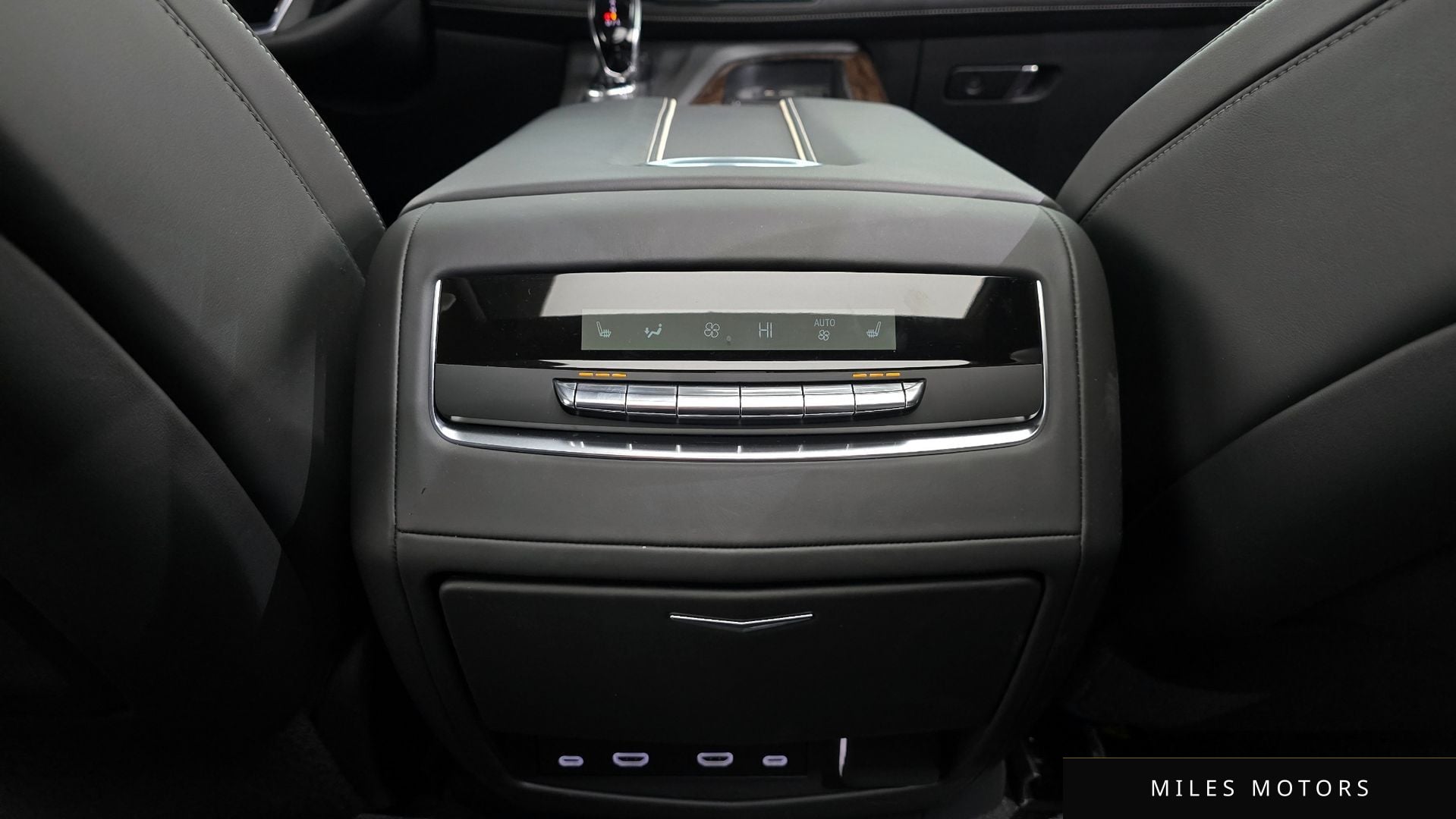 Cadillac 에스컬레이드 2022 — миниатюра 19
