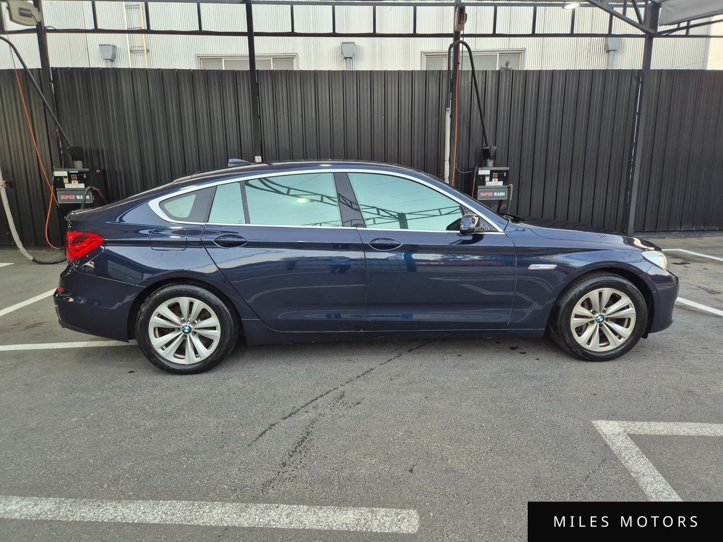 BMW 5시리즈 GT (F07) 2011 — миниатюра 3
