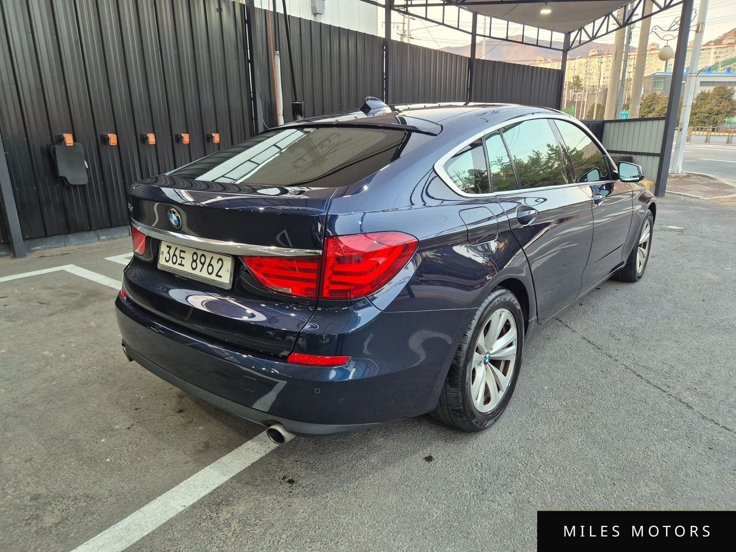 BMW 5시리즈 GT (F07) 2011 — миниатюра 4