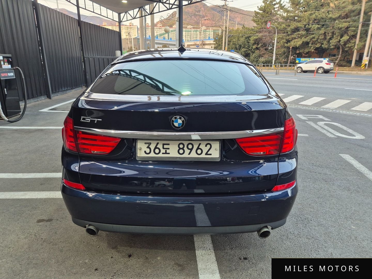 BMW 5시리즈 GT (F07) 2011 — миниатюра 5