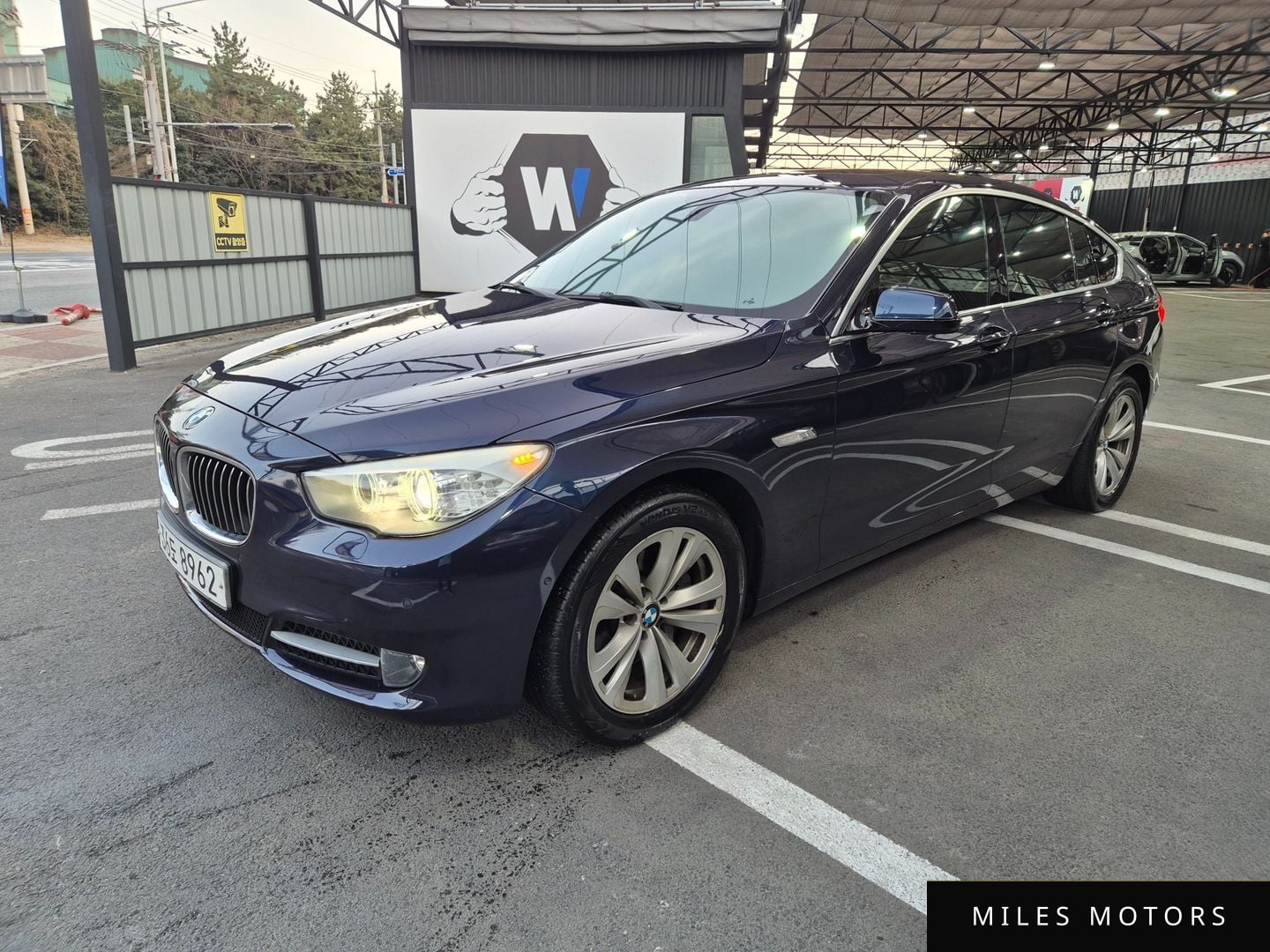 BMW 5시리즈 GT (F07) 2011 — миниатюра 8