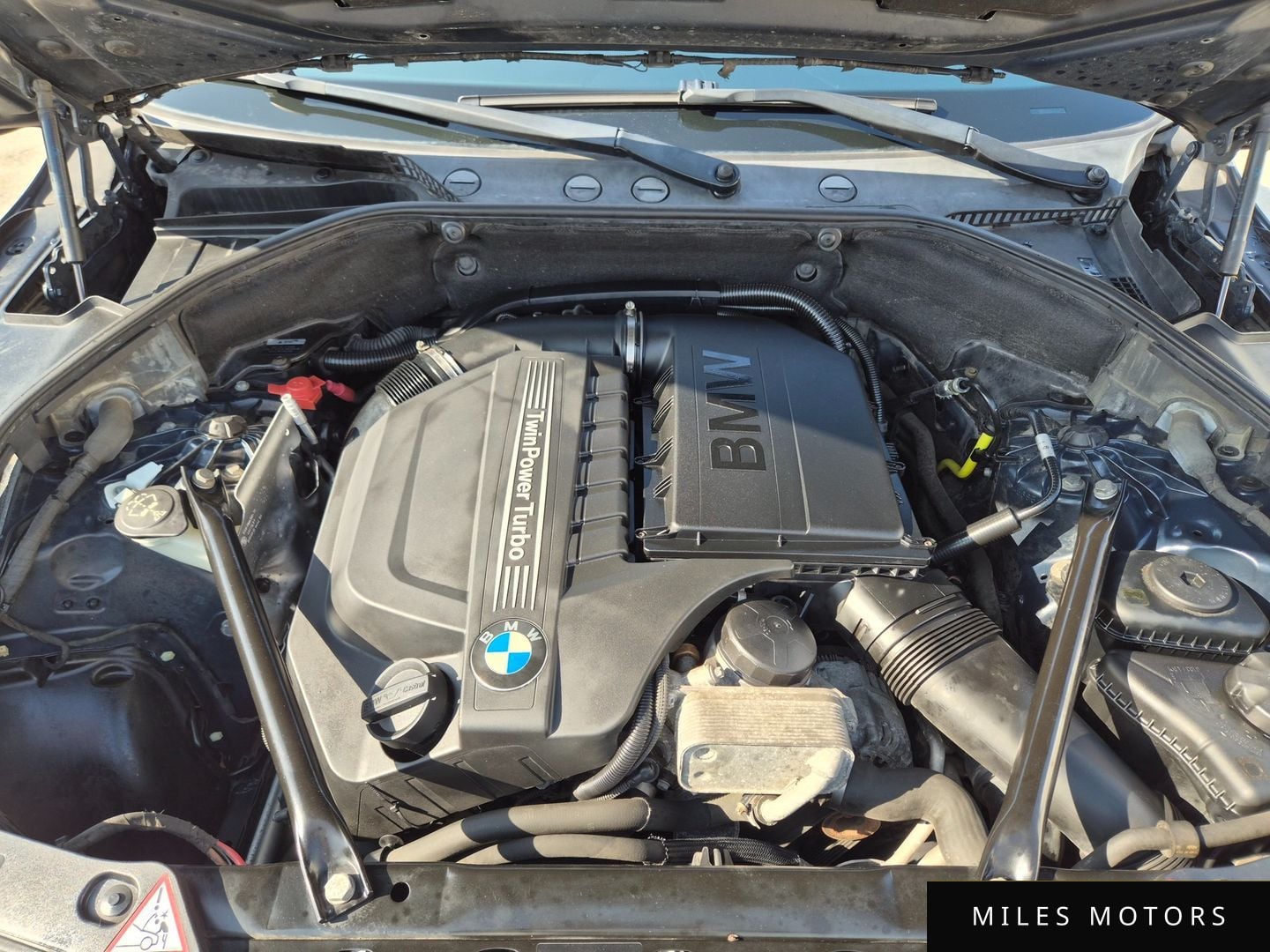 BMW 5시리즈 GT (F07) 2011 — миниатюра 18