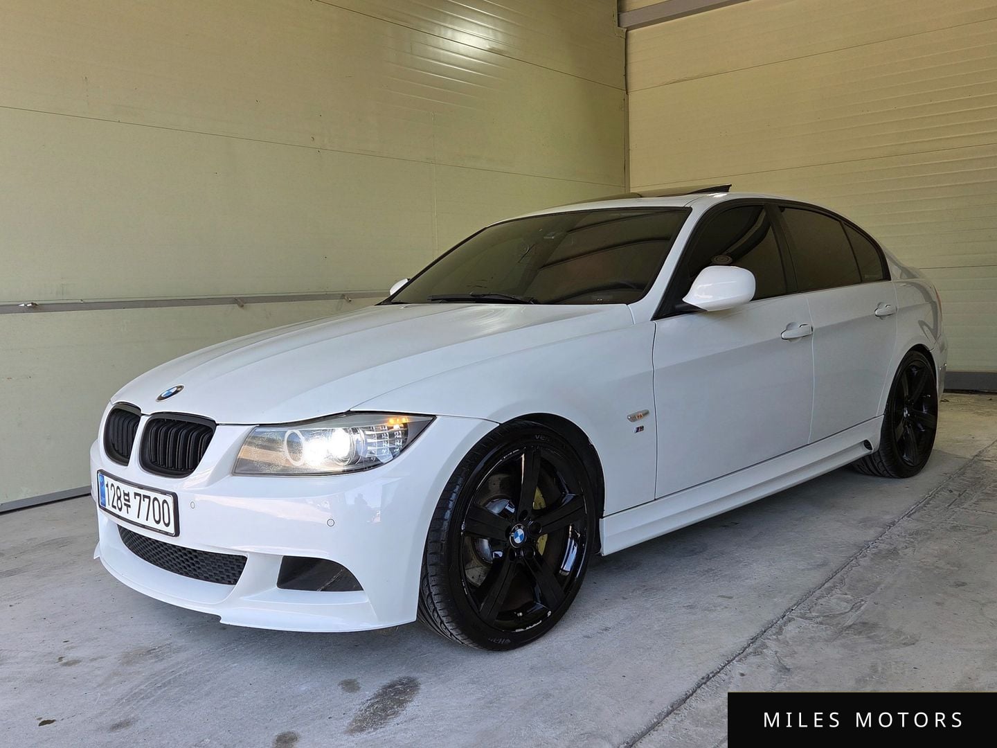 BMW 3 Series (E90) 2011 — миниатюра 3