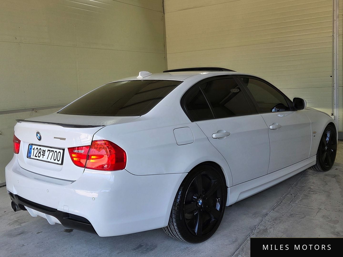 BMW 3 Series (E90) 2011 — миниатюра 4
