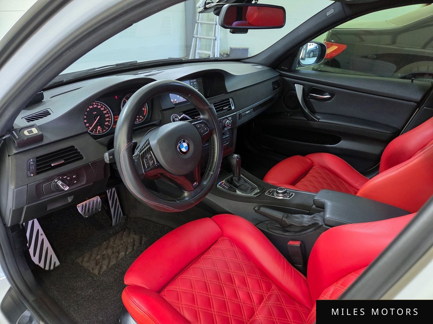 BMW 3 Series (E90) 2011 — миниатюра 9
