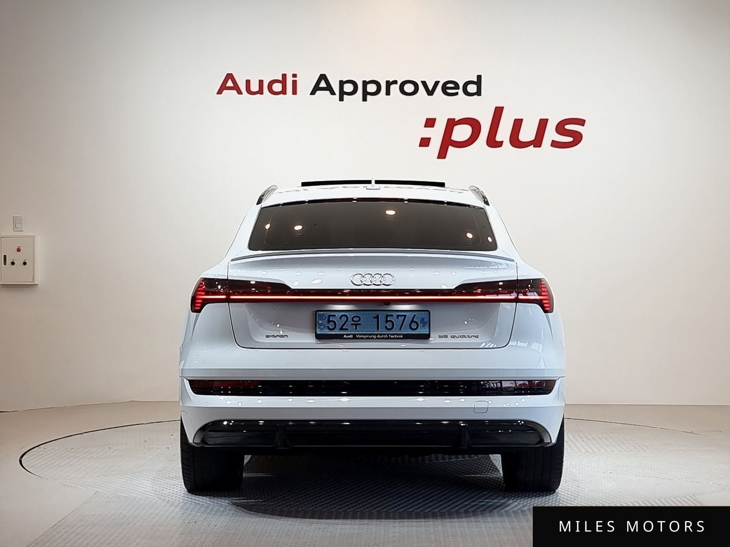 Audi e-tron 2023 — миниатюра 4