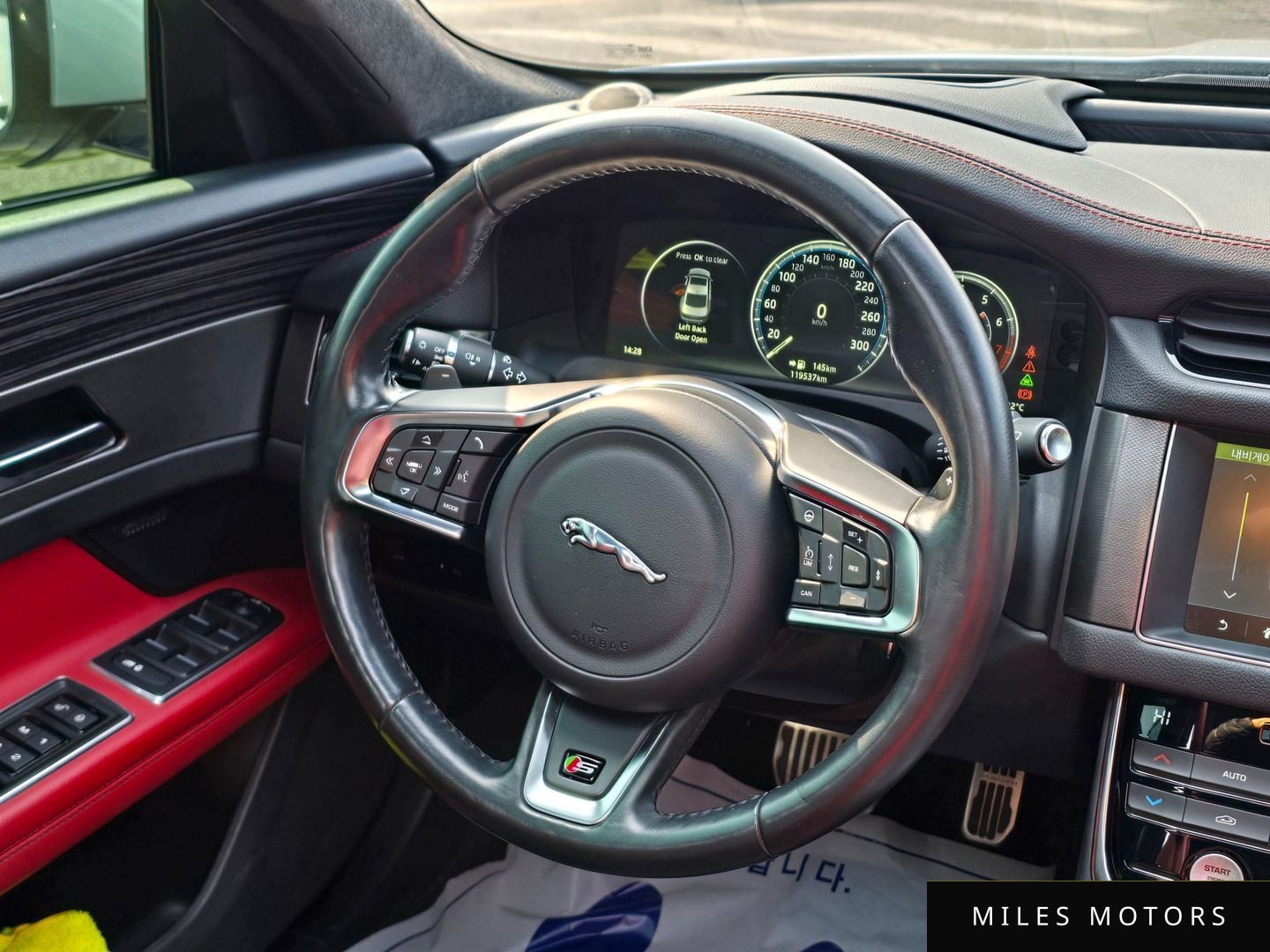 Jaguar XF (X260) 2017 — миниатюра 12