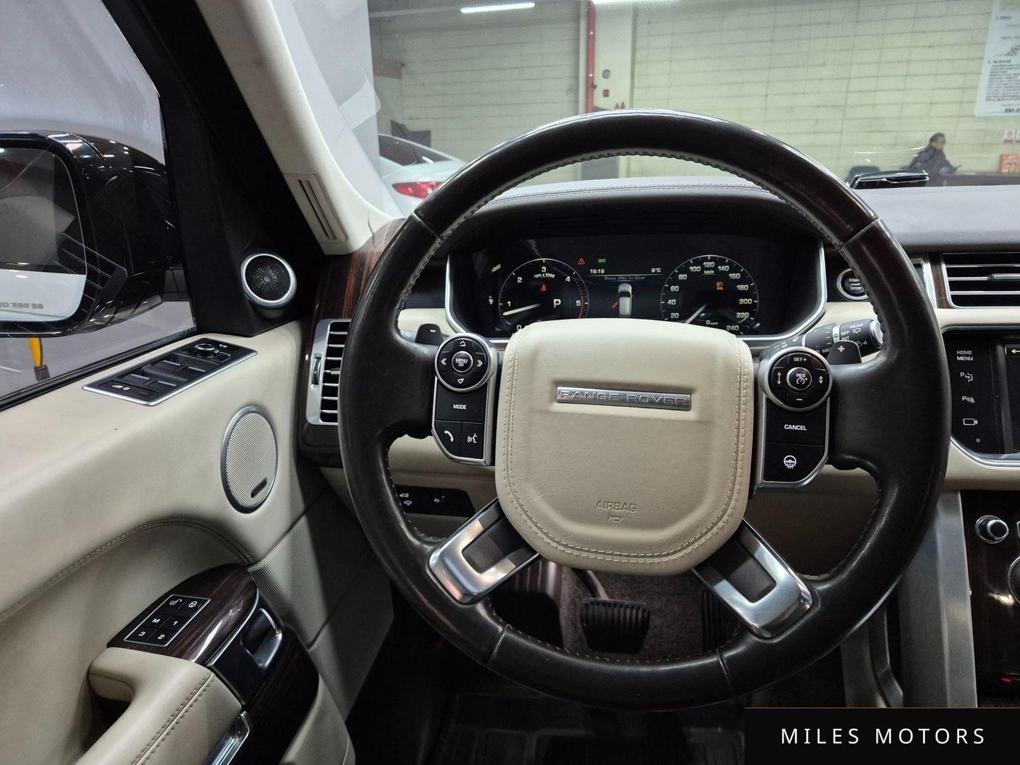 Land Rover Range Rover 2015 — миниатюра 8