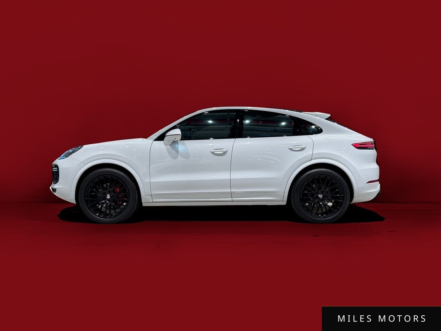 Porsche Cayenne 2021 — фото 1 из 12